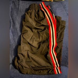 Russell boys athletic windbreaker zip off pants. Size: boys 14/16 Charcoal/black